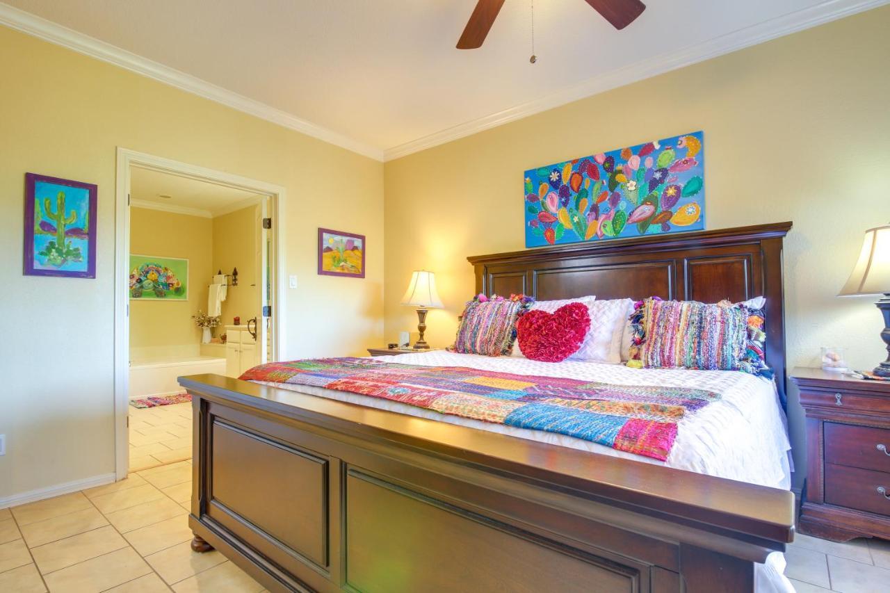 Lakefront Lago Vista Condo With Resort Amenities! Eksteriør bilde