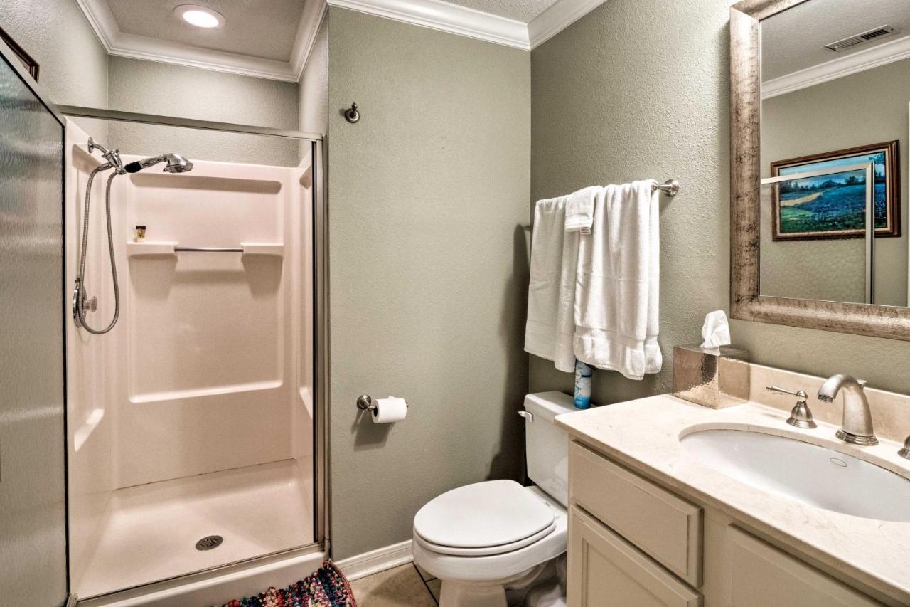 Lakefront Lago Vista Condo With Resort Amenities! Eksteriør bilde